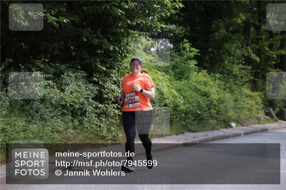 15.06.2025 - REWE Women's Run Jannik Wohlers http://msf.ph/oto/7945599 15.06.2025 10:18:43 Laufen 5664 meine-sportfotos.de