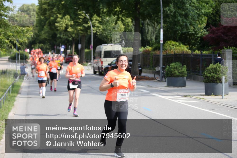 15.06.2025 - REWE Women's Run Jannik Wohlers http://msf.ph/oto/7945602 15.06.2025 09:44:31 Laufen 10441 meine-sportfotos.de