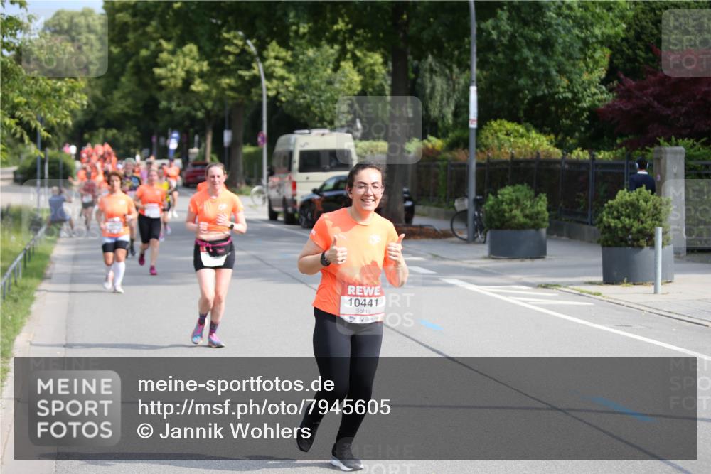 15.06.2025 - REWE Women's Run Jannik Wohlers http://msf.ph/oto/7945605 15.06.2025 09:44:31 Laufen 10441 meine-sportfotos.de