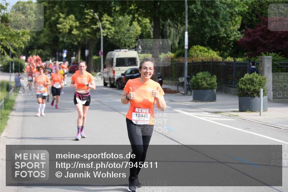 15.06.2025 - REWE Women's Run Jannik Wohlers http://msf.ph/oto/7945611 15.06.2025 09:44:31 Laufen 10441 meine-sportfotos.de