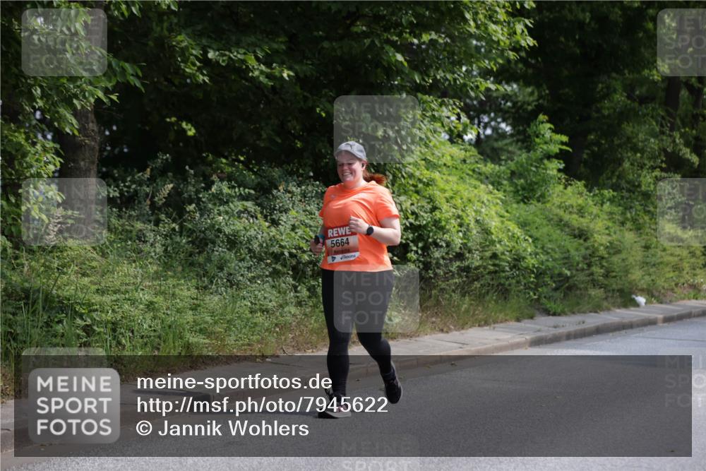 15.06.2025 - REWE Women's Run Jannik Wohlers http://msf.ph/oto/7945622 15.06.2025 10:18:43 Laufen 5664 meine-sportfotos.de