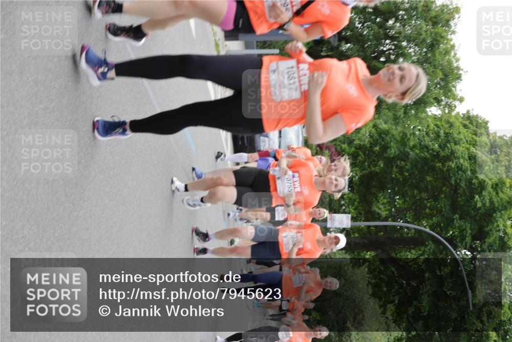 15.06.2025 - REWE Women's Run Jannik Wohlers http://msf.ph/oto/7945623 15.06.2025 08:29:49 Laufen 295, 10817, 0755, 1018, 10348 meine-sportfotos.de