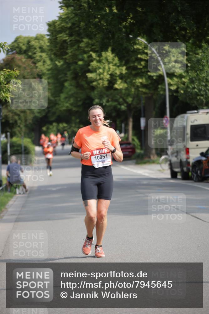 15.06.2025 - REWE Women's Run Jannik Wohlers http://msf.ph/oto/7945645 15.06.2025 08:48:21 Laufen 10851 meine-sportfotos.de