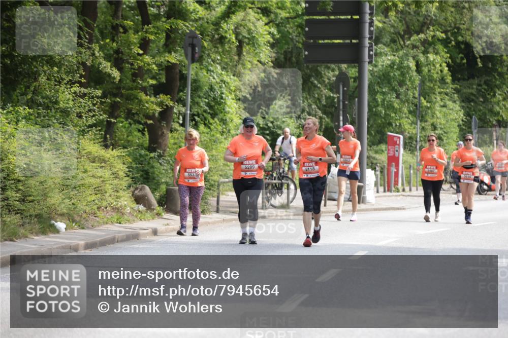 15.06.2025 - REWE Women's Run Jannik Wohlers http://msf.ph/oto/7945654 15.06.2025 10:18:48 Laufen 5562, 5289, 5118, 5487, 5610, 553 meine-sportfotos.de