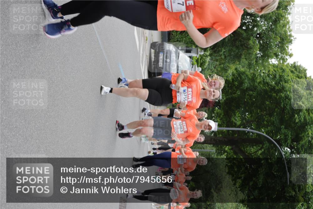 15.06.2025 - REWE Women's Run Jannik Wohlers http://msf.ph/oto/7945656 15.06.2025 08:29:49 Laufen 7, 1043, 10755, 10463, 10855, 10348 meine-sportfotos.de