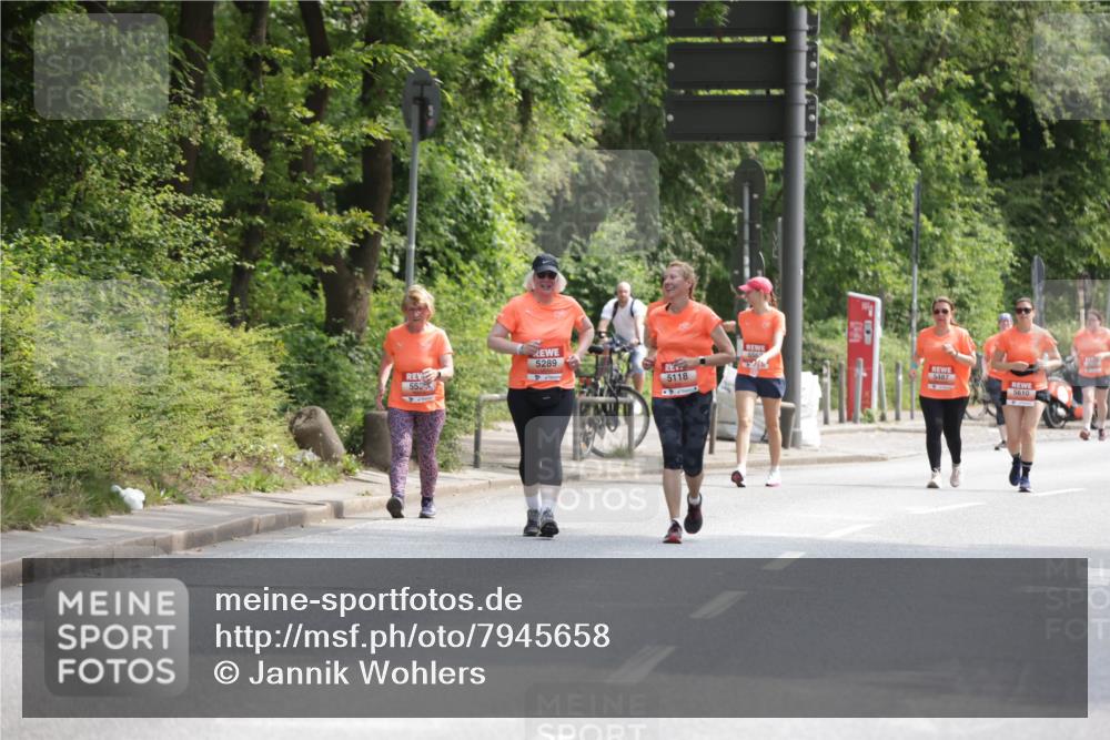 15.06.2025 - REWE Women's Run Jannik Wohlers http://msf.ph/oto/7945658 15.06.2025 10:18:48 Laufen 553, 5289, 5118, 5487, 5610 meine-sportfotos.de