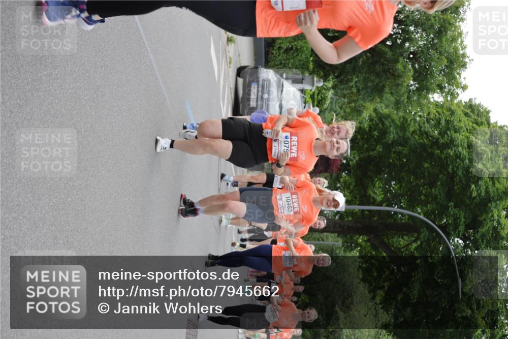 15.06.2025 - REWE Women's Run Jannik Wohlers http://msf.ph/oto/7945662 15.06.2025 08:29:49 Laufen 1043, 075, 10463, 10855, 10348 meine-sportfotos.de