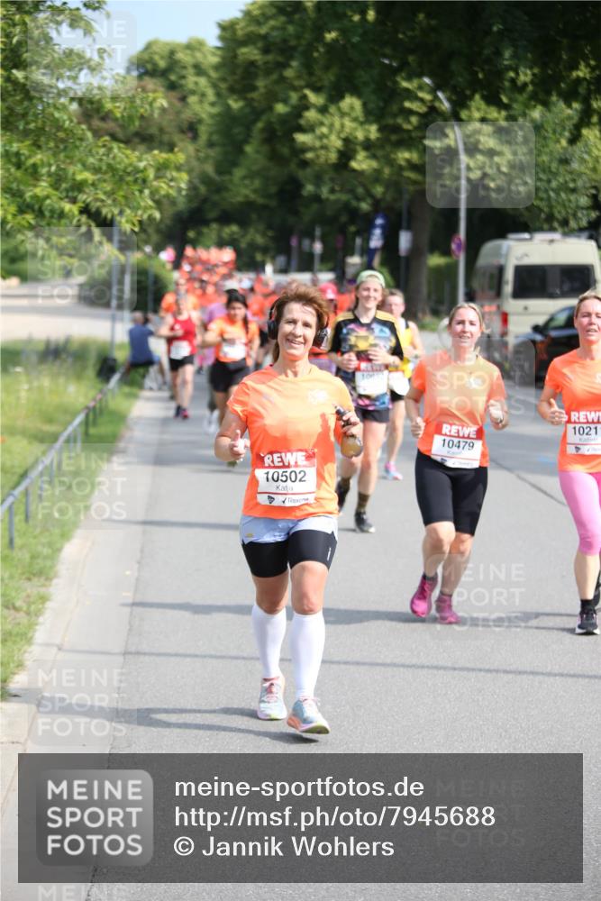 15.06.2025 - REWE Women's Run Jannik Wohlers http://msf.ph/oto/7945688 15.06.2025 09:44:36 Laufen 10502, 10479 meine-sportfotos.de