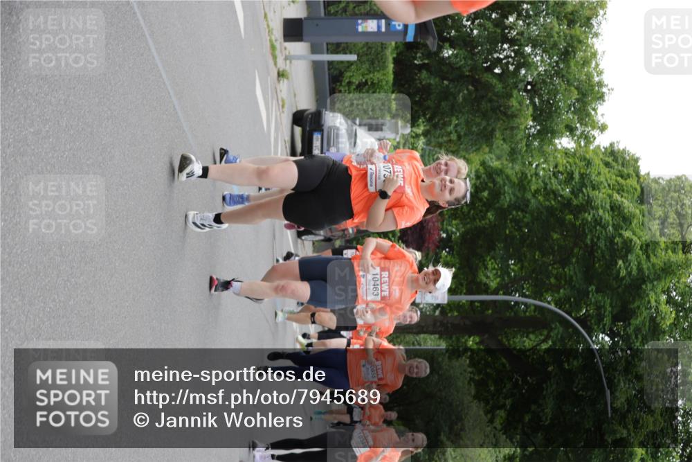 15.06.2025 - REWE Women's Run Jannik Wohlers http://msf.ph/oto/7945689 15.06.2025 08:29:49 Laufen 1075, 10463, 0855, 10348 meine-sportfotos.de