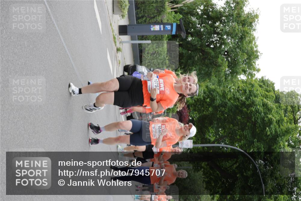 15.06.2025 - REWE Women's Run Jannik Wohlers http://msf.ph/oto/7945707 15.06.2025 08:29:49 Laufen 1075, 1046, 10855, 111 meine-sportfotos.de