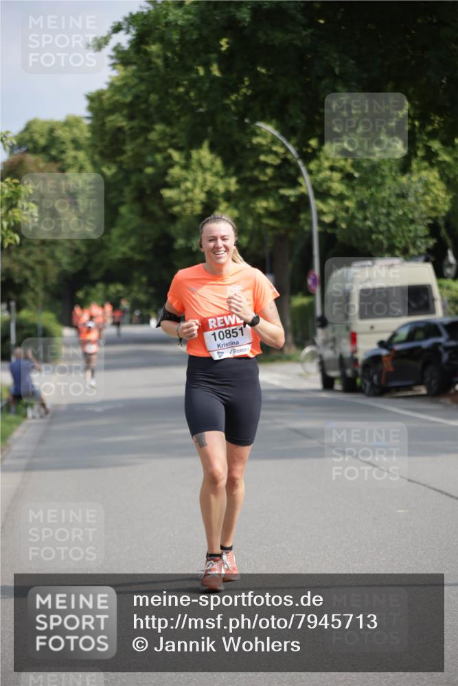 15.06.2025 - REWE Women's Run Jannik Wohlers http://msf.ph/oto/7945713 15.06.2025 08:48:22 Laufen 10851 meine-sportfotos.de