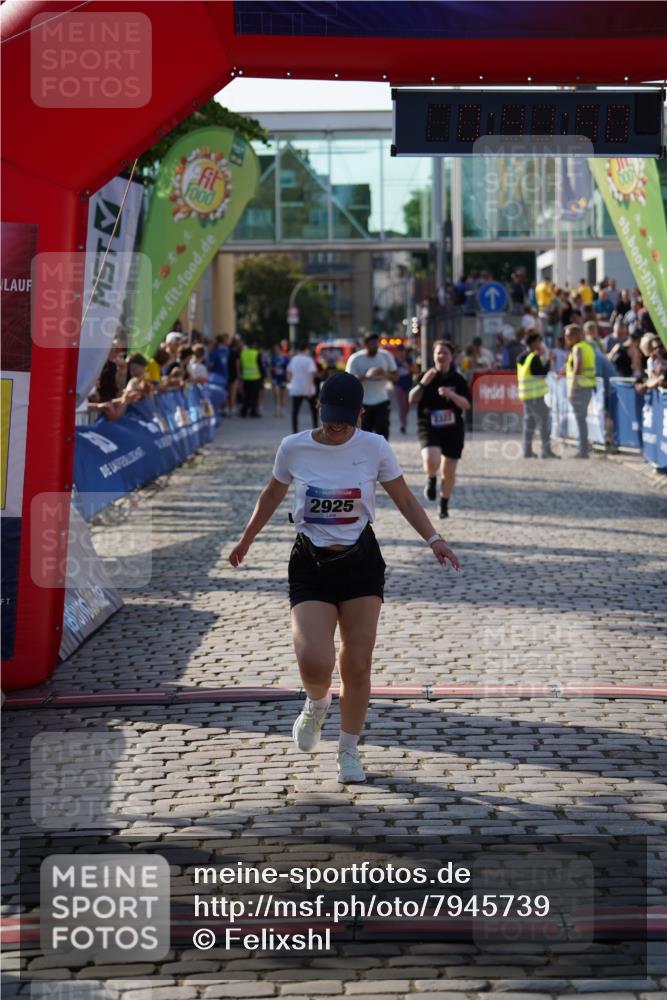 13.06.2025 - Holstenköstenlauf Felixshl http://msf.ph/oto/7945739 13.06.2025 18:11:51 Laufen 2322, 2925 meine-sportfotos.de