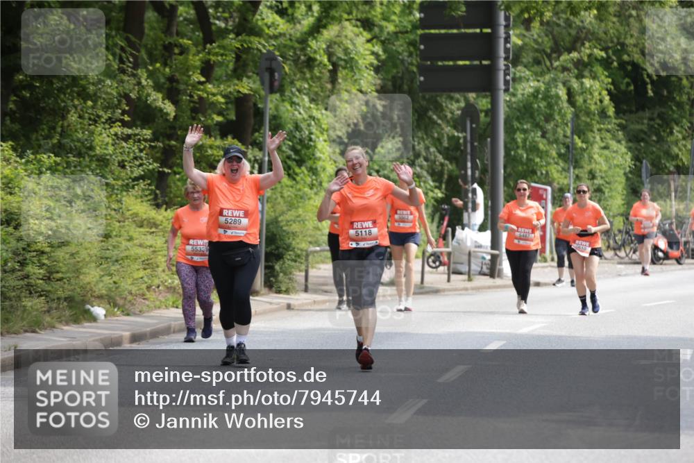 15.06.2025 - REWE Women's Run Jannik Wohlers http://msf.ph/oto/7945744 15.06.2025 10:18:52 Laufen 5562, 5289, 5487, 5118, 5610, 5533 meine-sportfotos.de