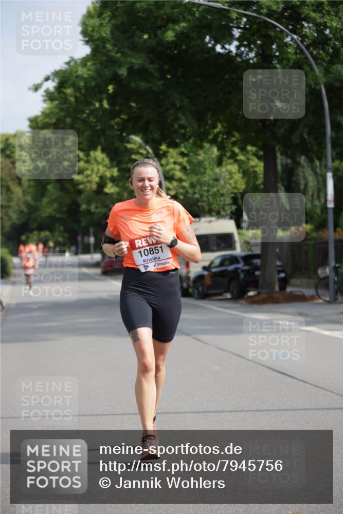 15.06.2025 - REWE Women's Run Jannik Wohlers http://msf.ph/oto/7945756 15.06.2025 08:48:22 Laufen 10851 meine-sportfotos.de