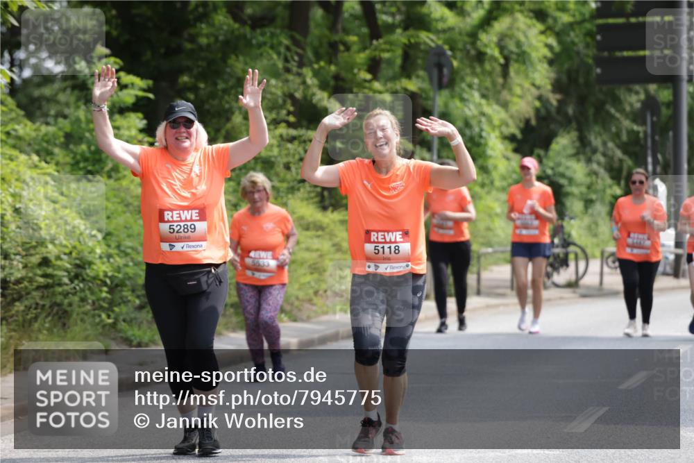 15.06.2025 - REWE Women's Run Jannik Wohlers http://msf.ph/oto/7945775 15.06.2025 10:18:56 Laufen 5289, 5533, 5118 meine-sportfotos.de