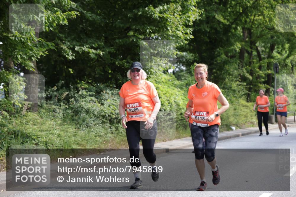 15.06.2025 - REWE Women's Run Jannik Wohlers http://msf.ph/oto/7945839 15.06.2025 10:18:58 Laufen 5289, 5118 meine-sportfotos.de