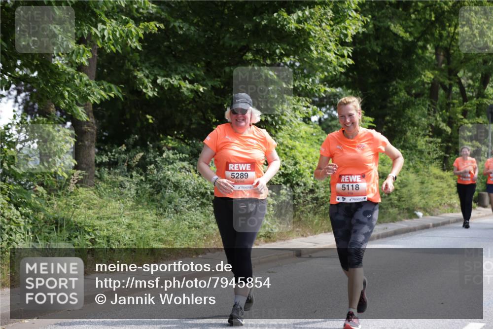 15.06.2025 - REWE Women's Run Jannik Wohlers http://msf.ph/oto/7945854 15.06.2025 10:18:59 Laufen 5289, 5118 meine-sportfotos.de
