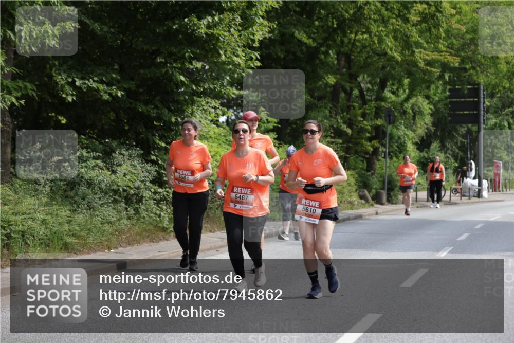 15.06.2025 - REWE Women's Run Jannik Wohlers http://msf.ph/oto/7945862 15.06.2025 10:19:09 Laufen 5561, 5487, 5610, 4 meine-sportfotos.de