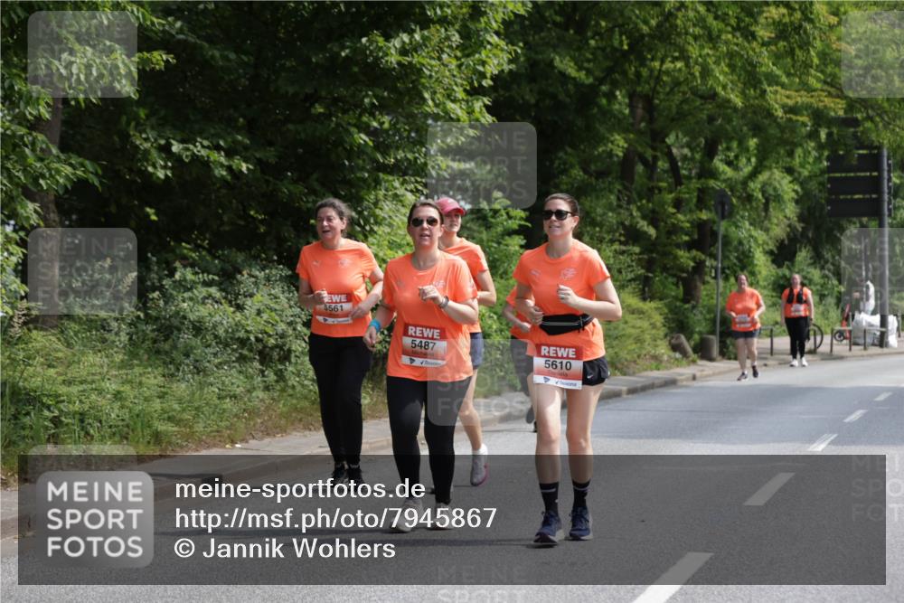 15.06.2025 - REWE Women's Run Jannik Wohlers http://msf.ph/oto/7945867 15.06.2025 10:19:09 Laufen 5561, 5487, 5610 meine-sportfotos.de