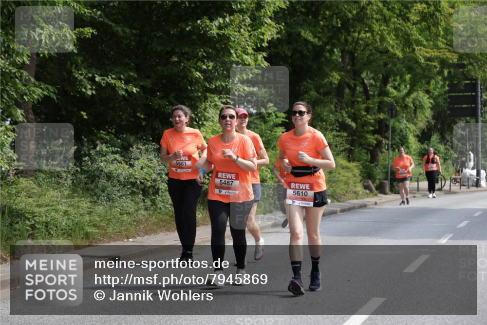 15.06.2025 - REWE Women's Run Jannik Wohlers http://msf.ph/oto/7945869 15.06.2025 10:19:09 Laufen 5561, 5487, 5610 meine-sportfotos.de