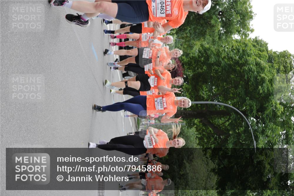 15.06.2025 - REWE Women's Run Jannik Wohlers http://msf.ph/oto/7945886 15.06.2025 08:29:51 Laufen 0463, 10111, 24, 10109, 028, 10040, 10855, 10348 meine-sportfotos.de
