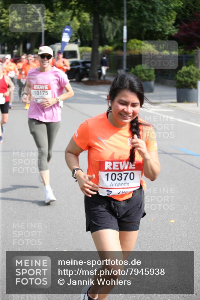 15.06.2025 - REWE Women's Run Jannik Wohlers http://msf.ph/oto/7945938 15.06.2025 09:44:42 Laufen 10175, 10370 meine-sportfotos.de