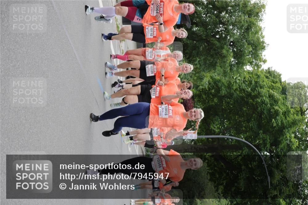 15.06.2025 - REWE Women's Run Jannik Wohlers http://msf.ph/oto/7945947 15.06.2025 08:29:51 Laufen 435, 0064, 10111, 10110, 10040, 10109, 10855, 10428, 307, 10348, 10085 meine-sportfotos.de