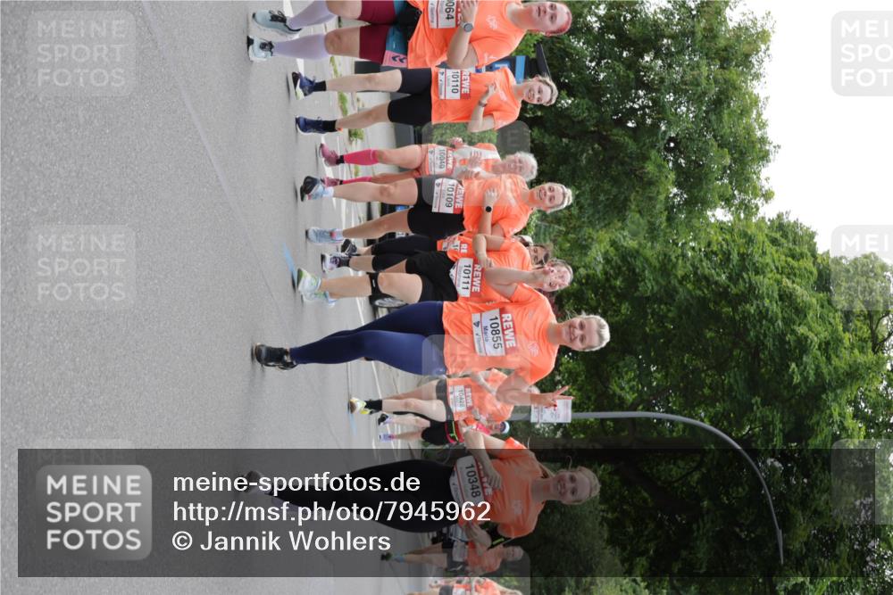 15.06.2025 - REWE Women's Run Jannik Wohlers http://msf.ph/oto/7945962 15.06.2025 08:29:51 Laufen 064, 10110, 10040, 10109, 10111, 10855, 10428, 10348 meine-sportfotos.de