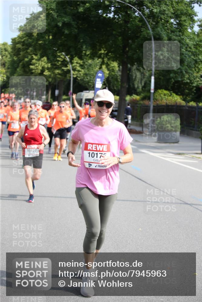 15.06.2025 - REWE Women's Run Jannik Wohlers http://msf.ph/oto/7945963 15.06.2025 09:44:43 Laufen 10127, 10175 meine-sportfotos.de