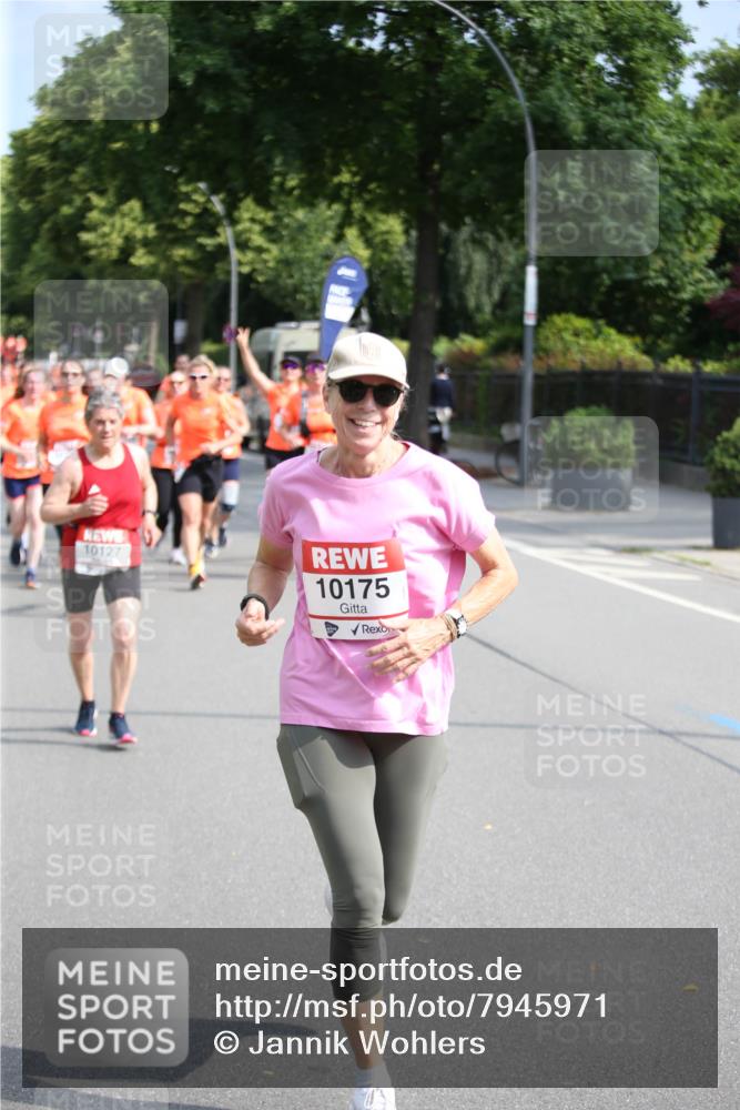 15.06.2025 - REWE Women's Run Jannik Wohlers http://msf.ph/oto/7945971 15.06.2025 09:44:43 Laufen 10127, 10175 meine-sportfotos.de