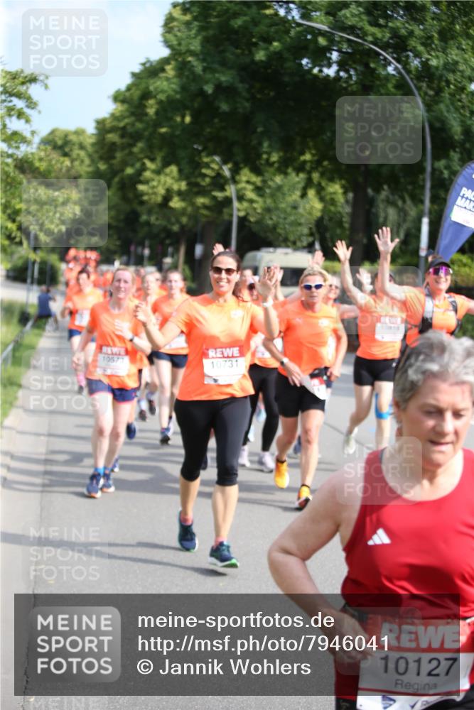 15.06.2025 - REWE Women's Run Jannik Wohlers http://msf.ph/oto/7946041 15.06.2025 09:44:45 Laufen 10573, 10731, 10818, 10127 meine-sportfotos.de