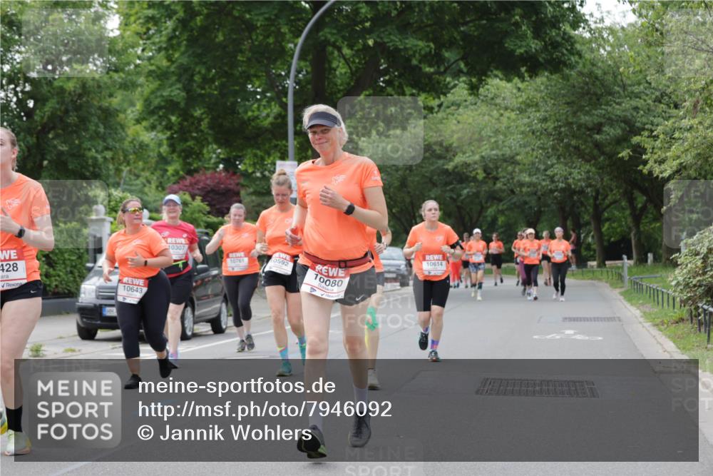 15.06.2025 - REWE Women's Run Jannik Wohlers http://msf.ph/oto/7946092 15.06.2025 08:29:55 Laufen 428, 10643, 10614, 10307, 10761, 0592, 10080, 4 meine-sportfotos.de