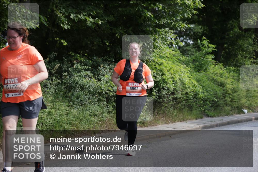 15.06.2025 - REWE Women's Run Jannik Wohlers http://msf.ph/oto/7946097 15.06.2025 10:19:24 Laufen 5172, 5592 meine-sportfotos.de