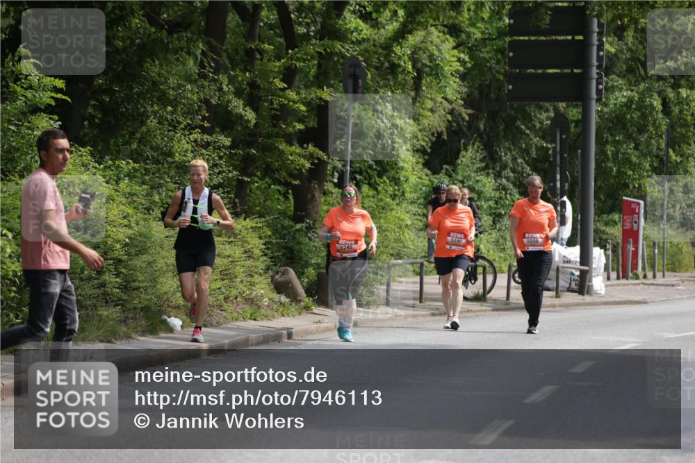 15.06.2025 - REWE Women's Run Jannik Wohlers http://msf.ph/oto/7946113 15.06.2025 10:19:46 Laufen 5240, 5245, 5508, 040, 25 meine-sportfotos.de