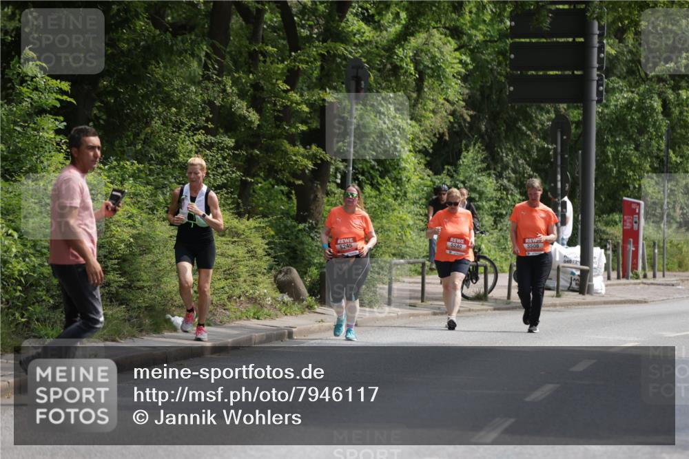 15.06.2025 - REWE Women's Run Jannik Wohlers http://msf.ph/oto/7946117 15.06.2025 10:19:46 Laufen 5240, 5508, 5245, 040, 2 meine-sportfotos.de