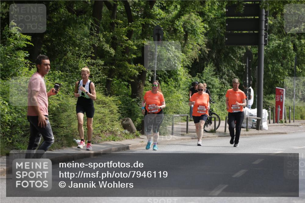 15.06.2025 - REWE Women's Run Jannik Wohlers http://msf.ph/oto/7946119 15.06.2025 10:19:46 Laufen 5245, 5508, 5240, 040, 2 meine-sportfotos.de