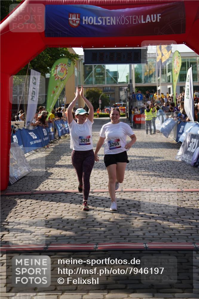 13.06.2025 - Holstenköstenlauf Felixshl http://msf.ph/oto/7946197 13.06.2025 18:12:22 Laufen 3258, 3265 meine-sportfotos.de