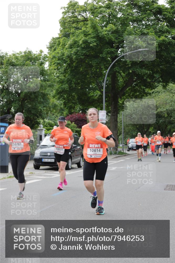 15.06.2025 - REWE Women's Run Jannik Wohlers http://msf.ph/oto/7946253 15.06.2025 08:29:58 Laufen 10761, 1043, 10631, 10614 meine-sportfotos.de