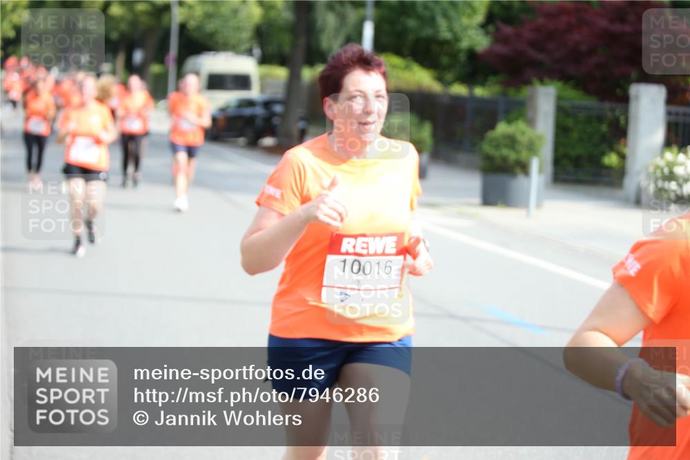 15.06.2025 - REWE Women's Run Jannik Wohlers http://msf.ph/oto/7946286 15.06.2025 09:44:51 Laufen 10016 meine-sportfotos.de