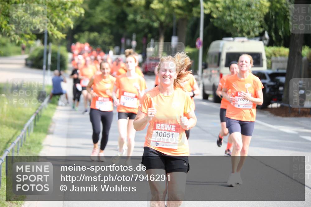 15.06.2025 - REWE Women's Run Jannik Wohlers http://msf.ph/oto/7946291 15.06.2025 09:44:52 Laufen 1028, 10172, 10051, 1020 meine-sportfotos.de