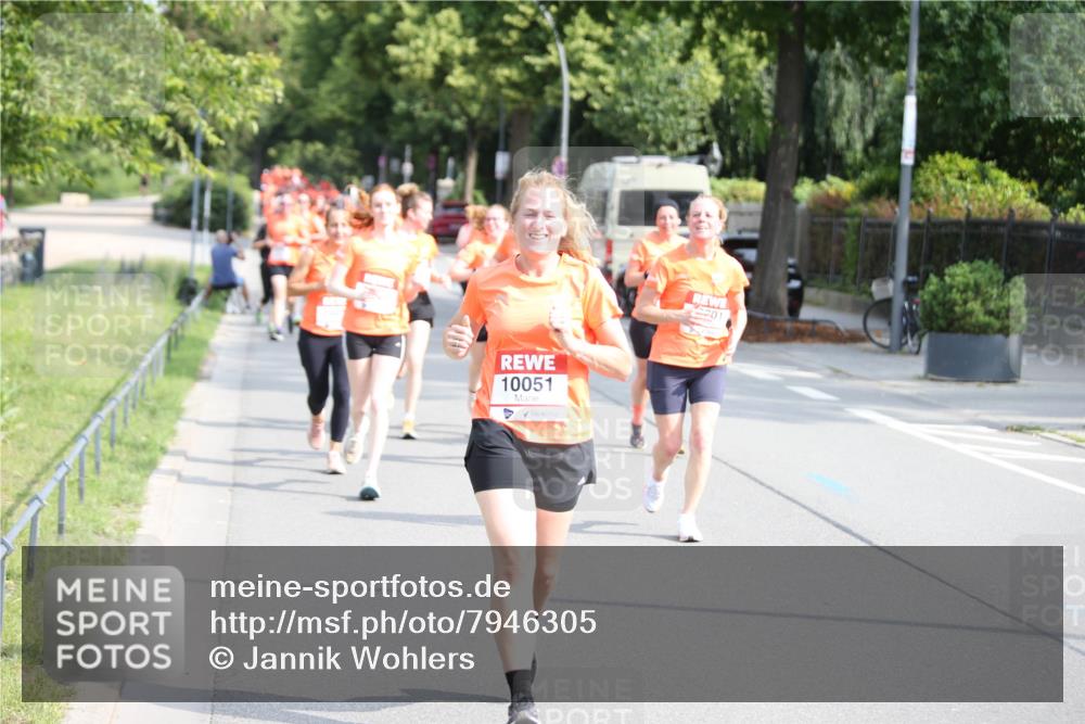 15.06.2025 - REWE Women's Run Jannik Wohlers http://msf.ph/oto/7946305 15.06.2025 09:44:53 Laufen 10051 meine-sportfotos.de