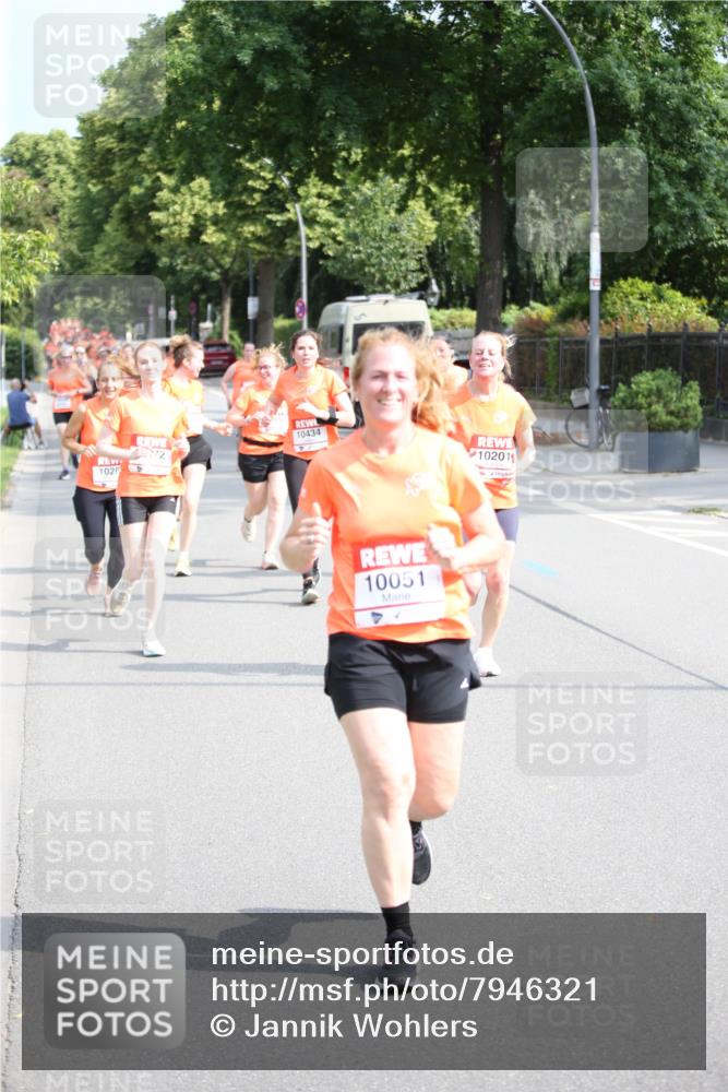 15.06.2025 - REWE Women's Run Jannik Wohlers http://msf.ph/oto/7946321 15.06.2025 09:44:53 Laufen 10051, 10201 meine-sportfotos.de