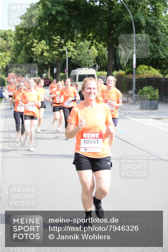 15.06.2025 - REWE Women's Run Jannik Wohlers http://msf.ph/oto/7946326 15.06.2025 09:44:53 Laufen 1028, 20172, 10434, 10051, 10 meine-sportfotos.de