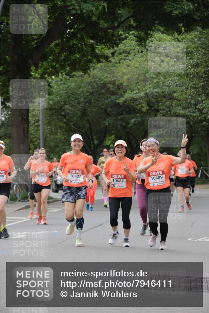 15.06.2025 - REWE Women's Run Jannik Wohlers http://msf.ph/oto/7946411 15.06.2025 08:30:02 Laufen 10329, 46, 10427, 10634, 10671, 10489 meine-sportfotos.de