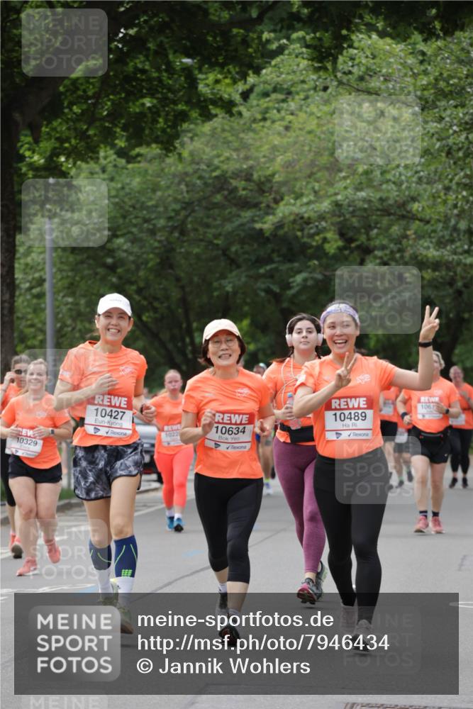 15.06.2025 - REWE Women's Run Jannik Wohlers http://msf.ph/oto/7946434 15.06.2025 08:30:02 Laufen 10329, 10427, 1022, 10634, 10489, 1067 meine-sportfotos.de