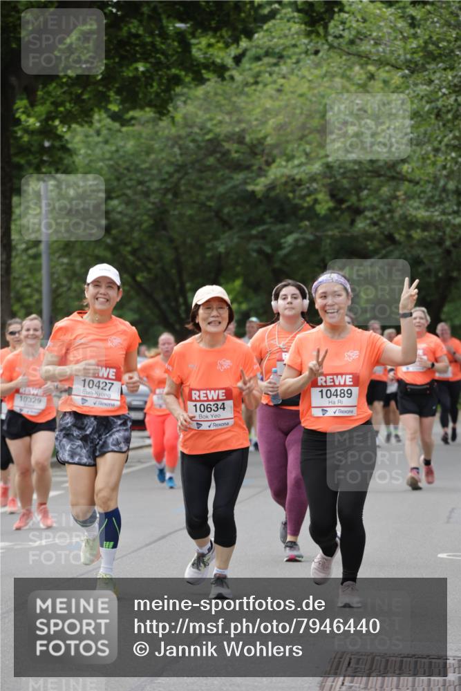 15.06.2025 - REWE Women's Run Jannik Wohlers http://msf.ph/oto/7946440 15.06.2025 08:30:03 Laufen 10329, 10427, 10634, 10489 meine-sportfotos.de