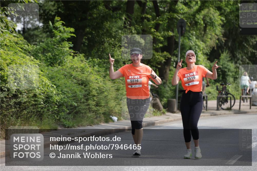 15.06.2025 - REWE Women's Run Jannik Wohlers http://msf.ph/oto/7946465 15.06.2025 10:21:15 Laufen 5516, 5519 meine-sportfotos.de