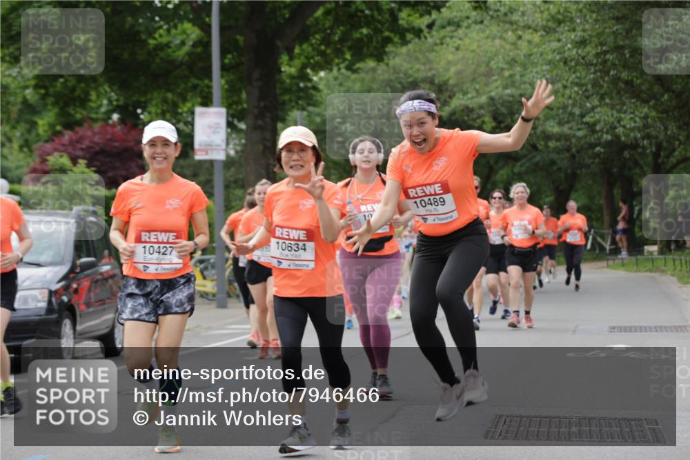 15.06.2025 - REWE Women's Run Jannik Wohlers http://msf.ph/oto/7946466 15.06.2025 08:30:05 Laufen 10427, 032, 10634, 10, 10489 meine-sportfotos.de