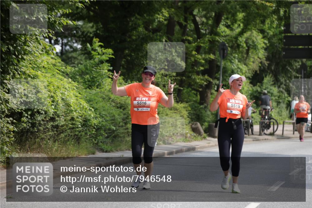 15.06.2025 - REWE Women's Run Jannik Wohlers http://msf.ph/oto/7946548 15.06.2025 10:21:16 Laufen 5516, 5519 meine-sportfotos.de