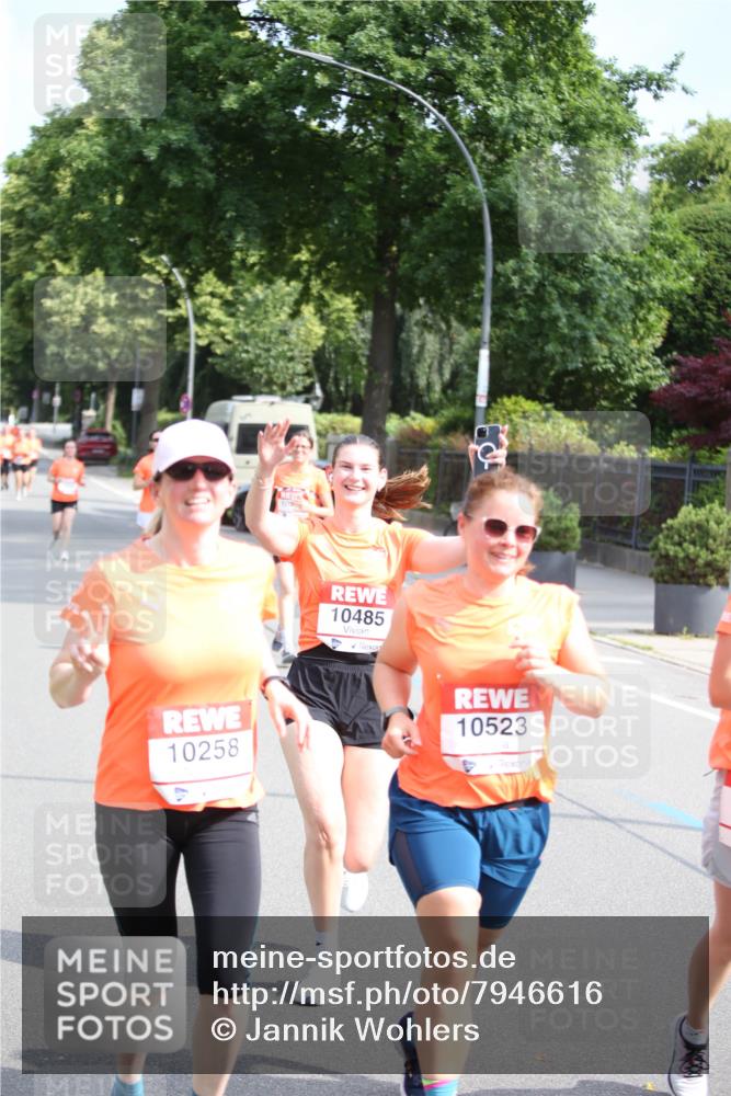 15.06.2025 - REWE Women's Run Jannik Wohlers http://msf.ph/oto/7946616 15.06.2025 09:45:08 Laufen 10258, 10485, 10523, 4 meine-sportfotos.de